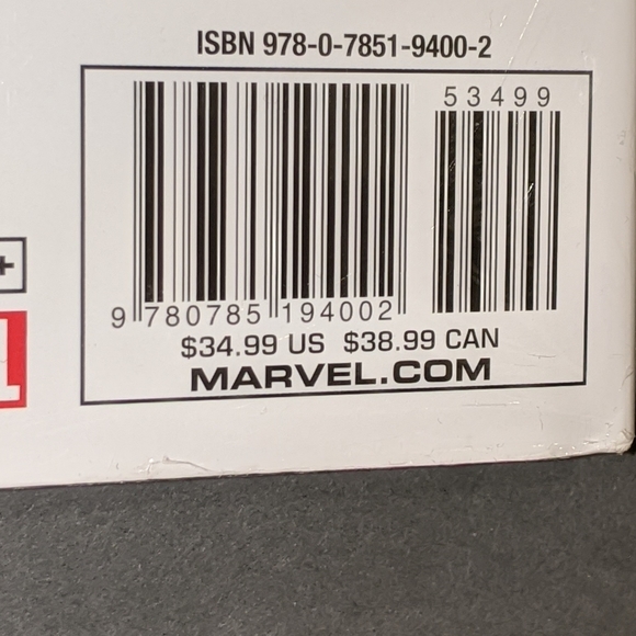 Marvel Comic Books Bundle - Picture 7 of 7